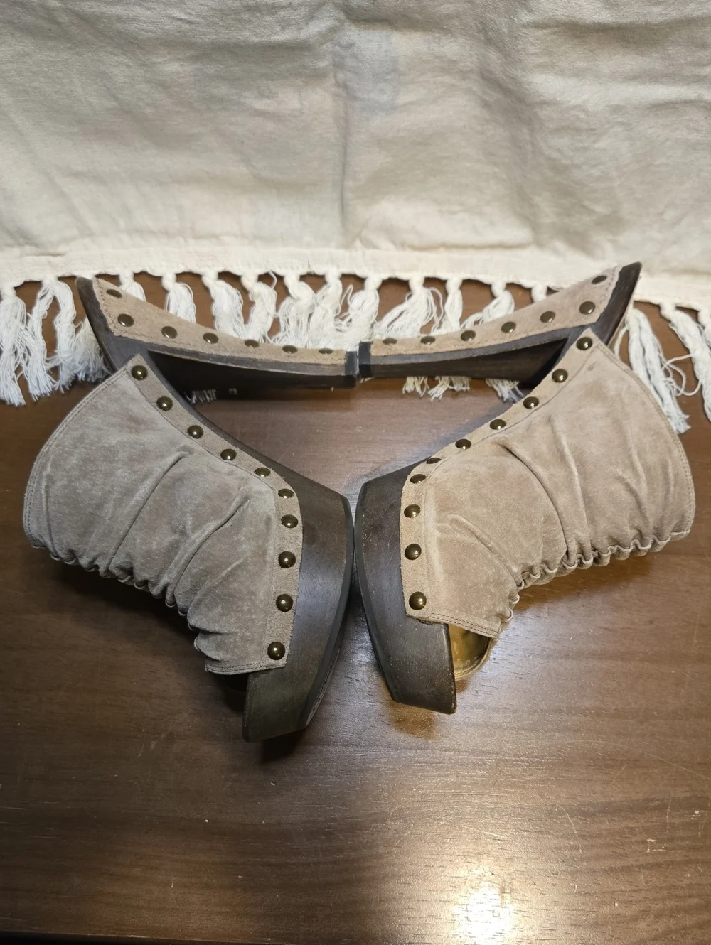 GUESS Vintage Y2K Suede Platform Mule Heels Size 7 McBling 2000s Studded